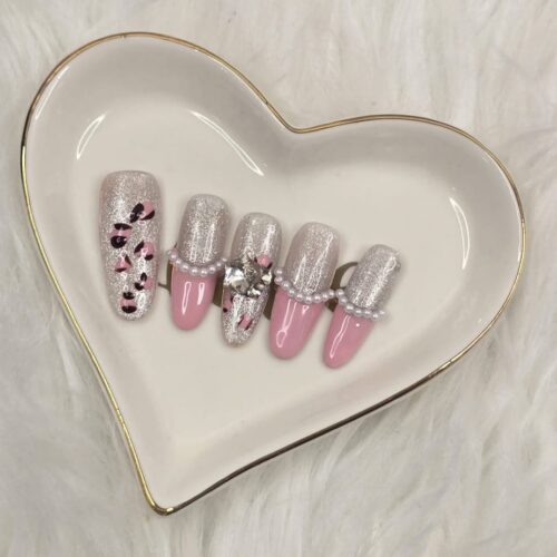 Home BLUSH PEARL LUXE PRESS-ON-NAILS- OVAL SHAPE, MEDIUM